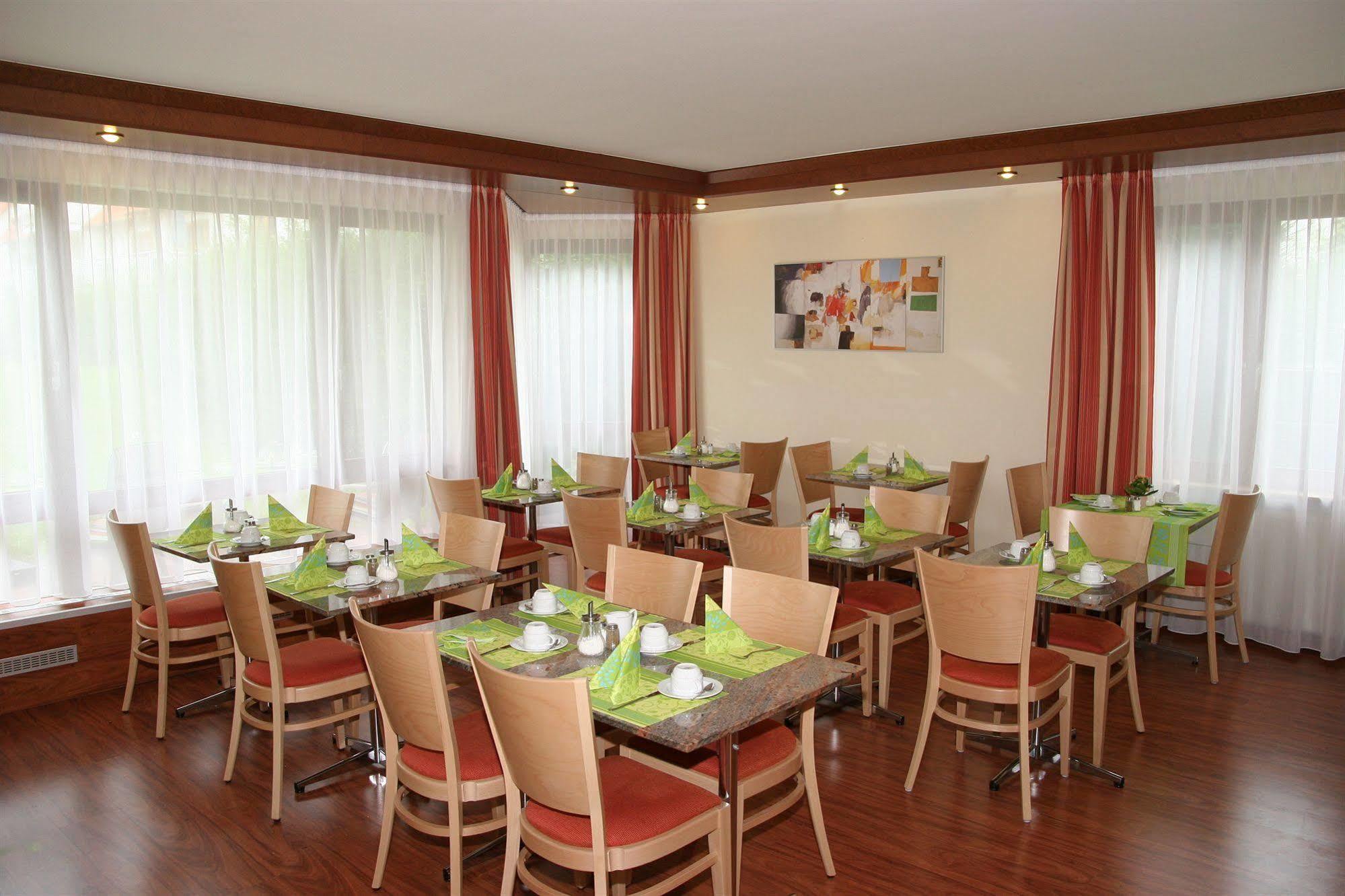 Hotel Flora Mohringen Stuttgart Restaurant foto